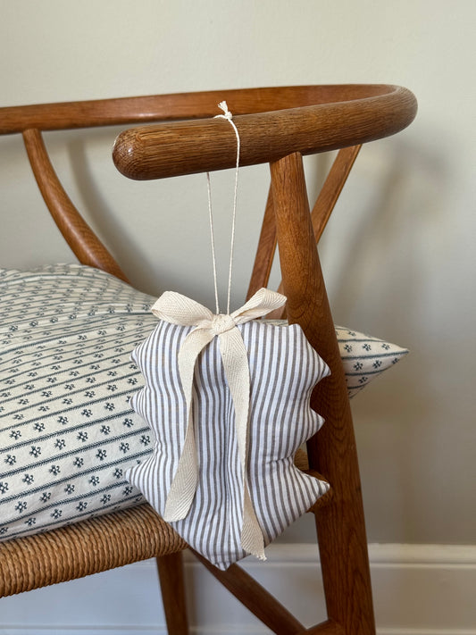 Kristtjørn, stribet