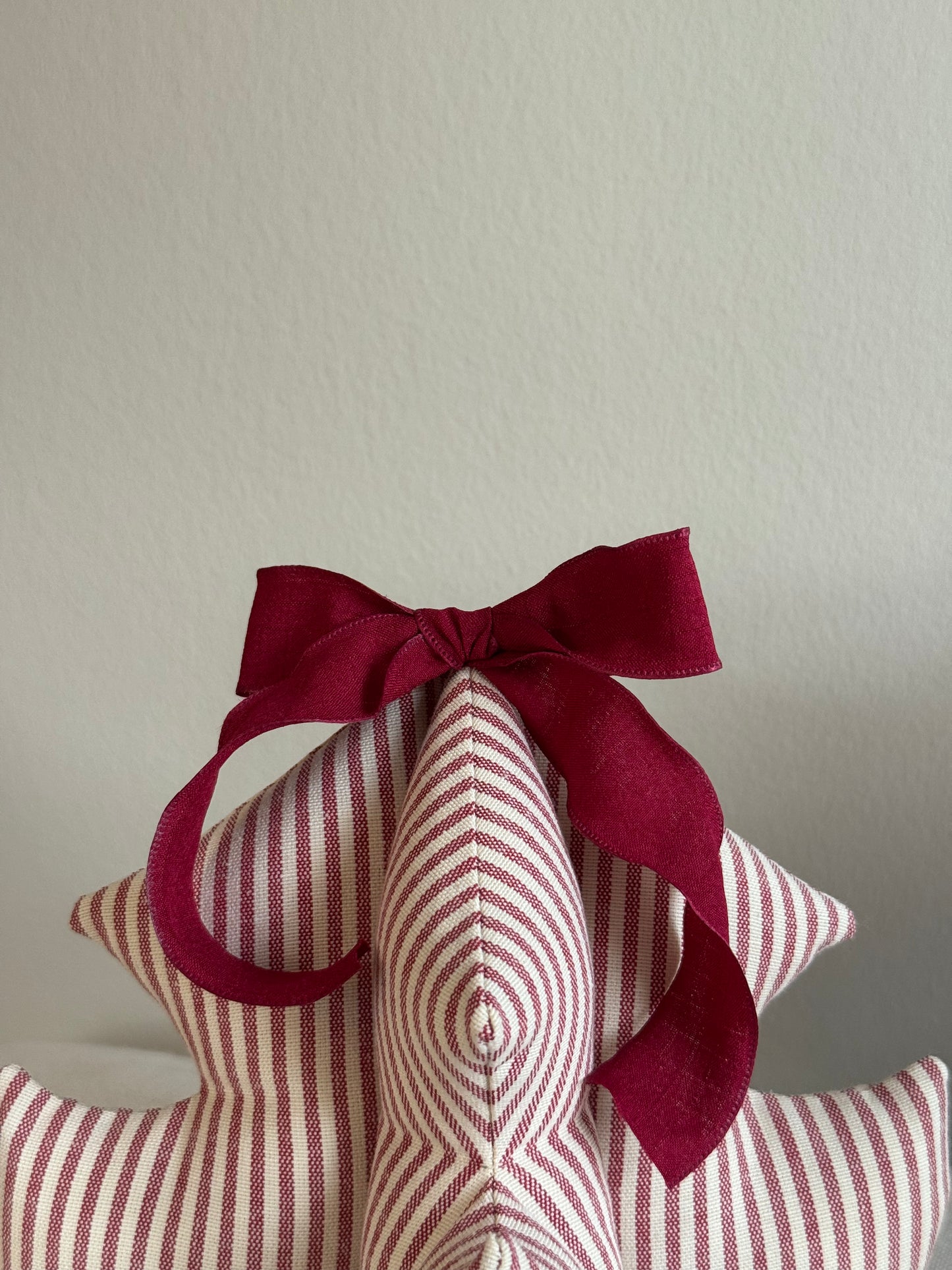 Håndlavet juletræ, rødstribet