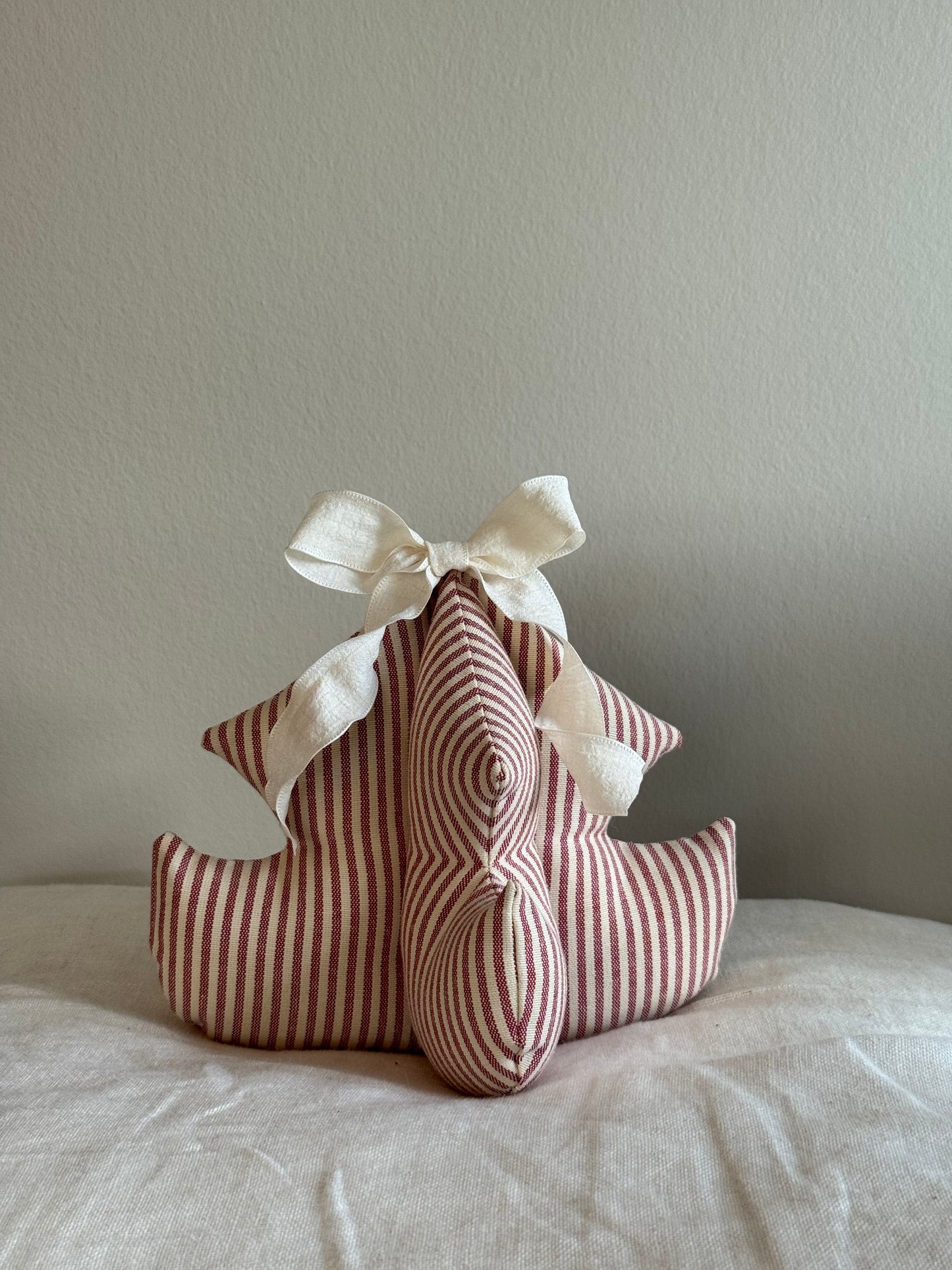 Håndlavet juletræ, rødstribet