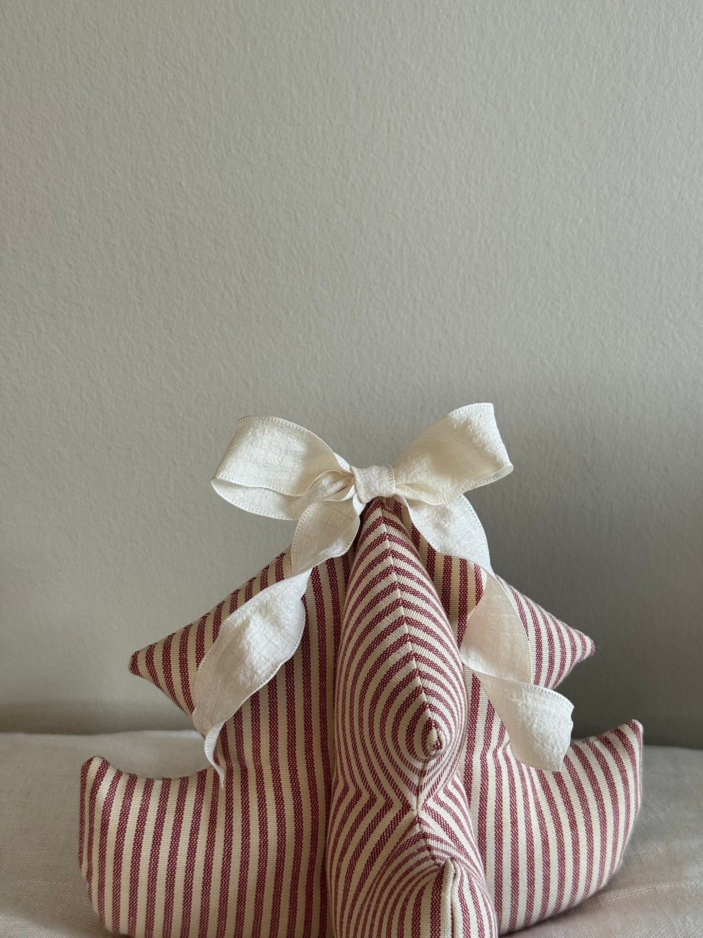 Håndlavet juletræ, rødstribet