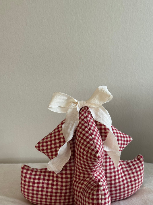 Håndlavet juletræ, rød og hvidternet