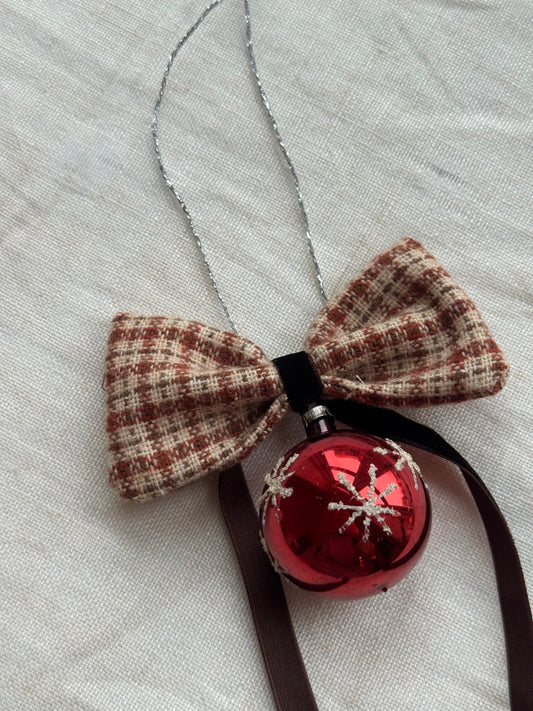 Julekugle med sløjfe - Nr. 2